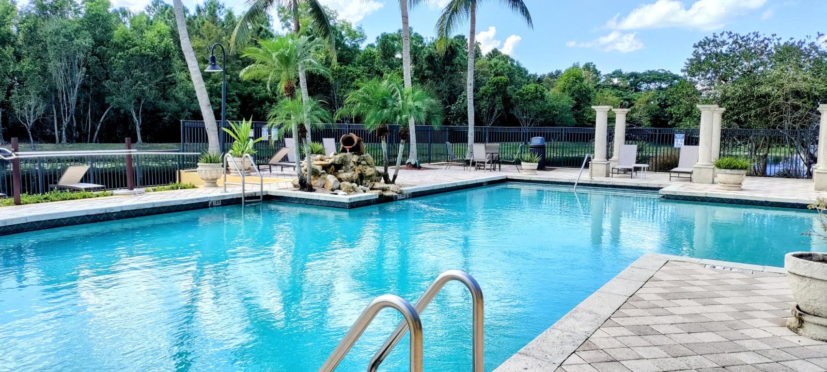 GRAND VIEW AT CRESTWOOD CONDO - Residential