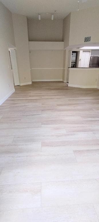 GRAND VIEW AT CRESTWOOD CONDO - Residential