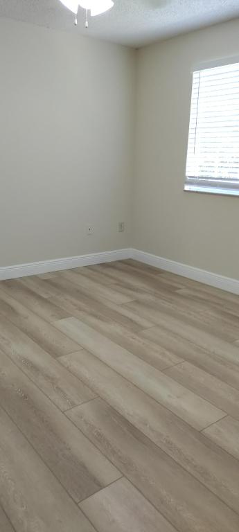 GRAND VIEW AT CRESTWOOD CONDO - Residential