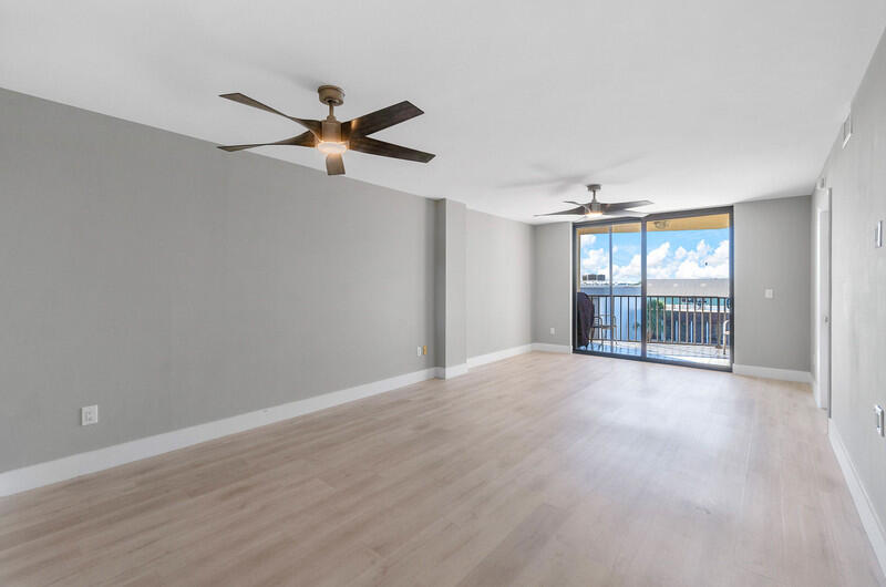 HIDDEN HARBOUR OF THE PALM BEACHES CONDO - Residential