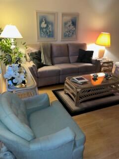 VILLAS OF HOBE SOUND COND - Residential Lease