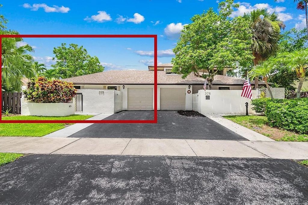 Photo of 378 SW 28th Avenue, Delray Beach, FL 33445 (MLS # B26038422)