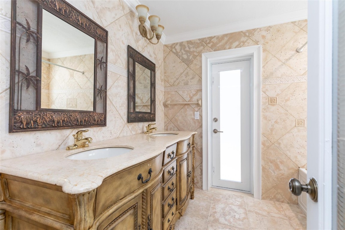 Crystal Heights 80-48 B - Residential