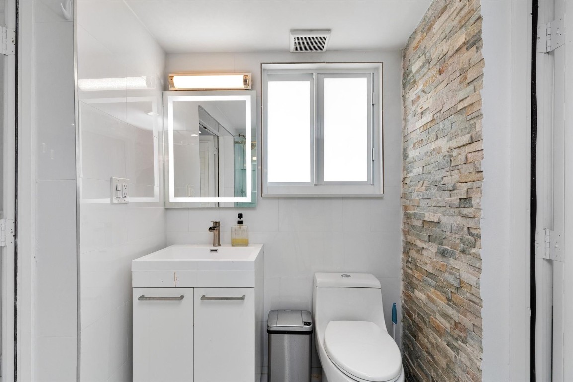 Crystal Heights 80-48 B - Residential