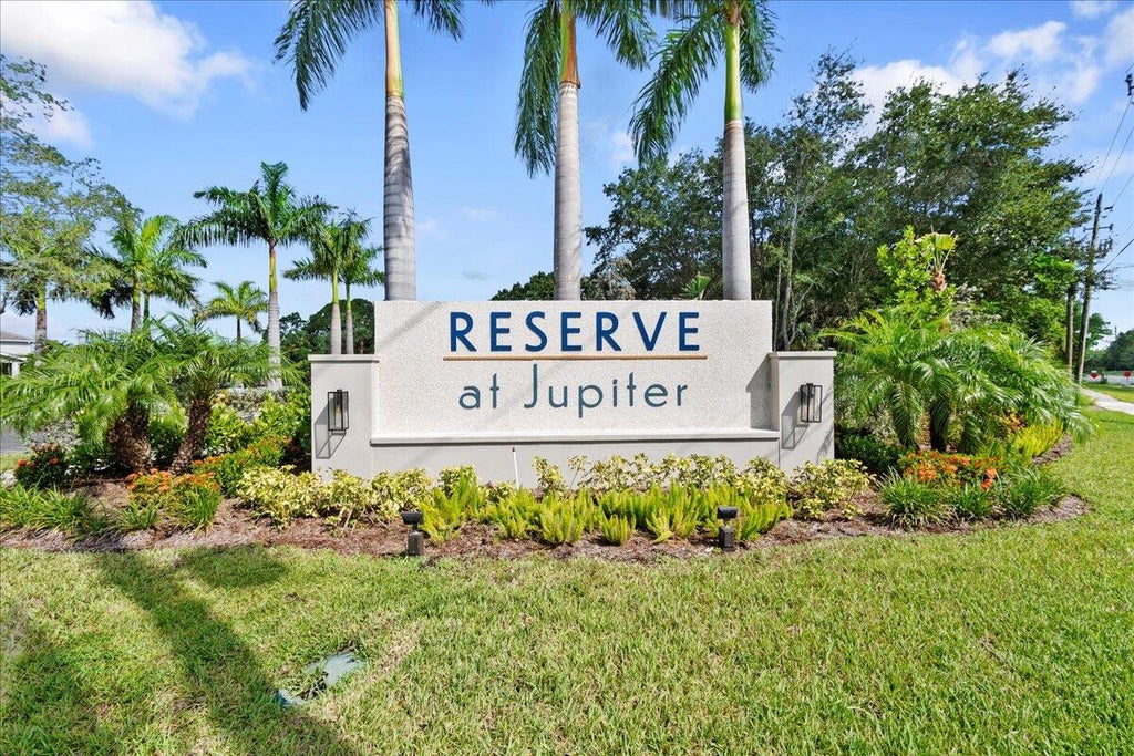 Photo of 18430 Claybrook Street, Jupiter, FL 33458 (MLS # R10905251)