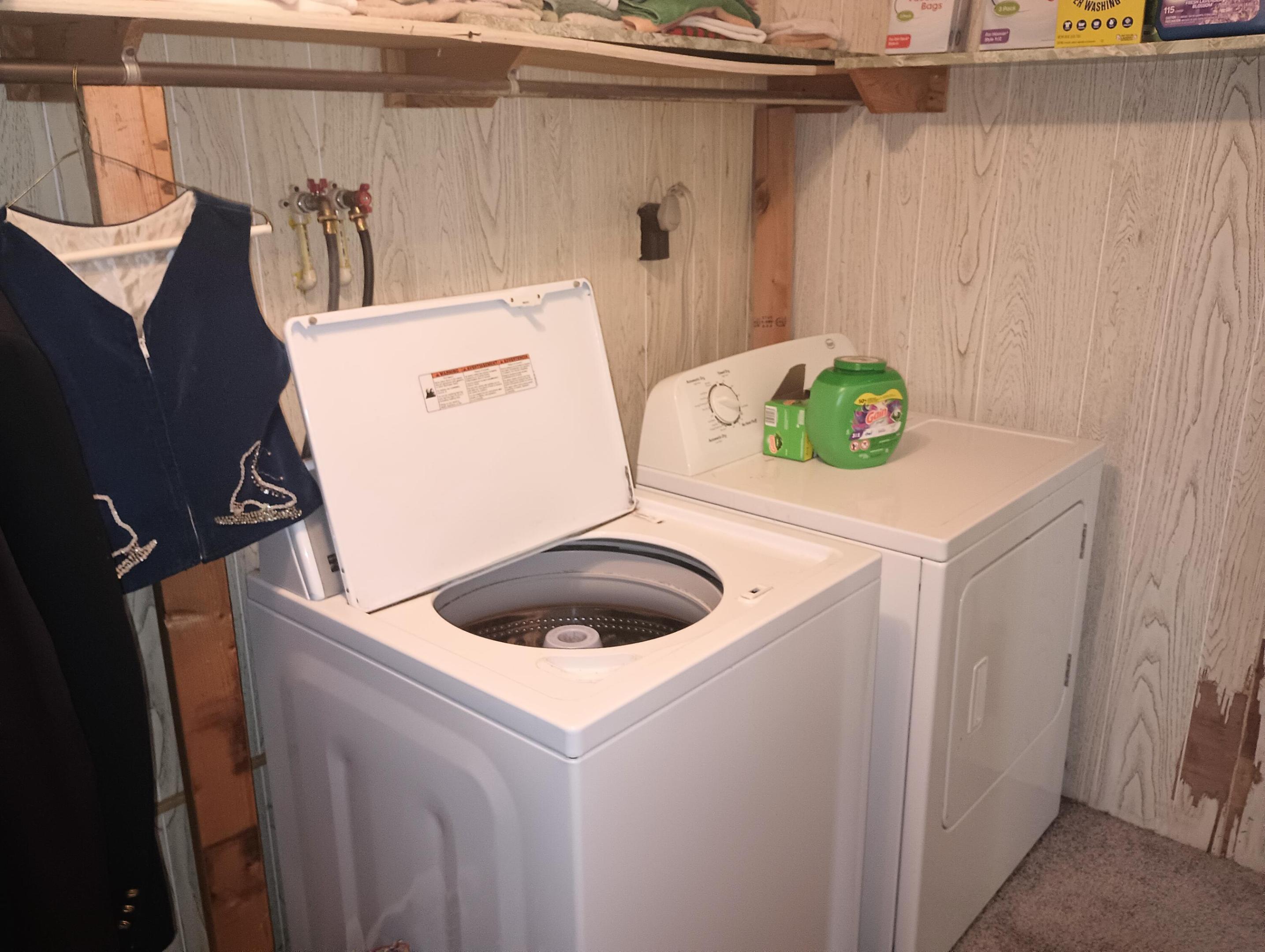 Spanish Lakes Riverfront - Residential