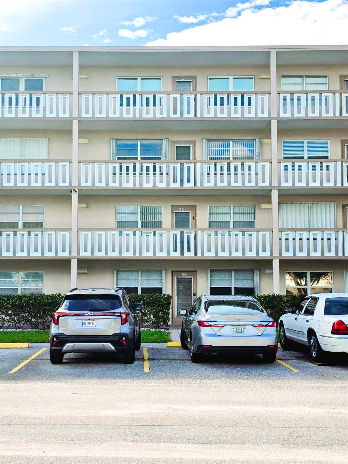 265 Wellington J 265, West Palm Beach, FL, 33417/$159,900 4 265 Wellington J 265