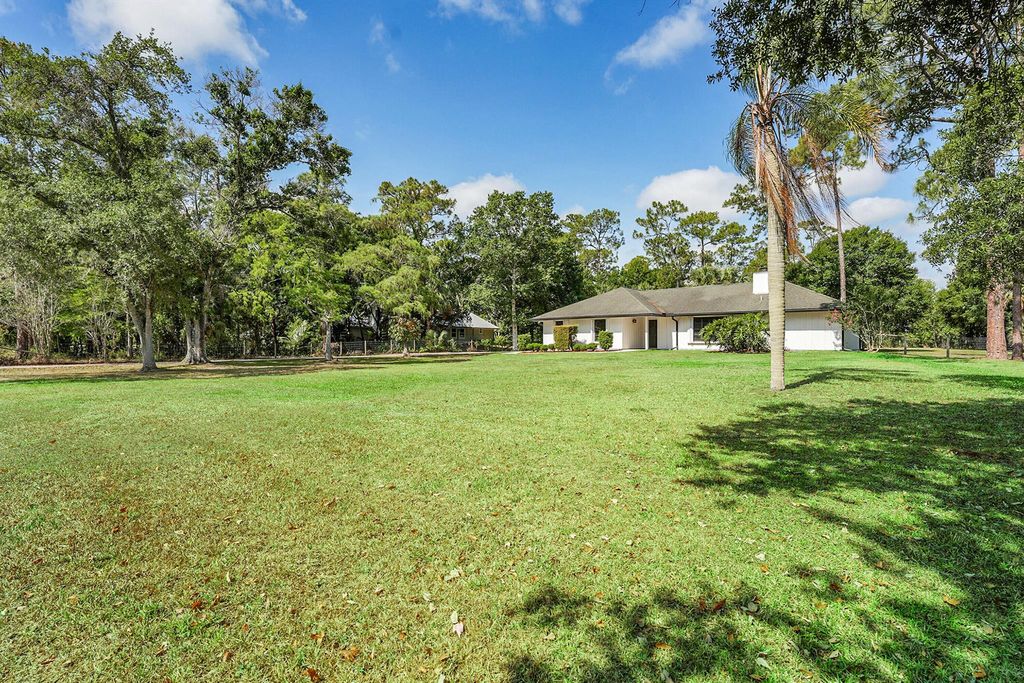 Photo of 17717 Bridle Lane, Jupiter, FL 33478 (MLS # R11089062)