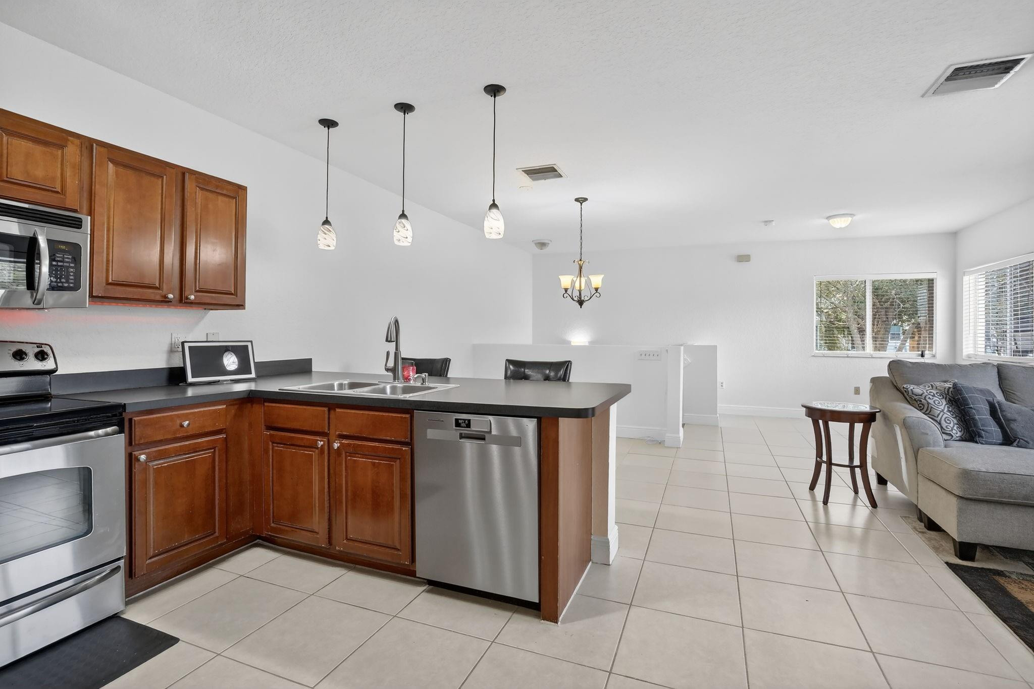 VILLAS OF PALOMINO - Residential