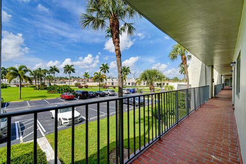 A home in Lake Worth