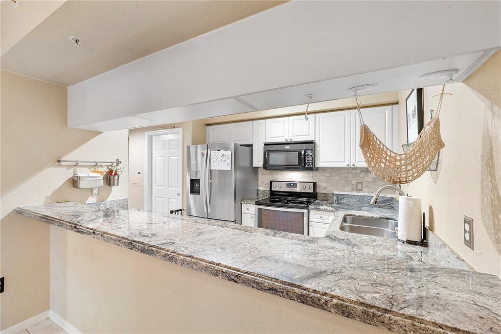 CYPRESS POINTE - Residential Lease