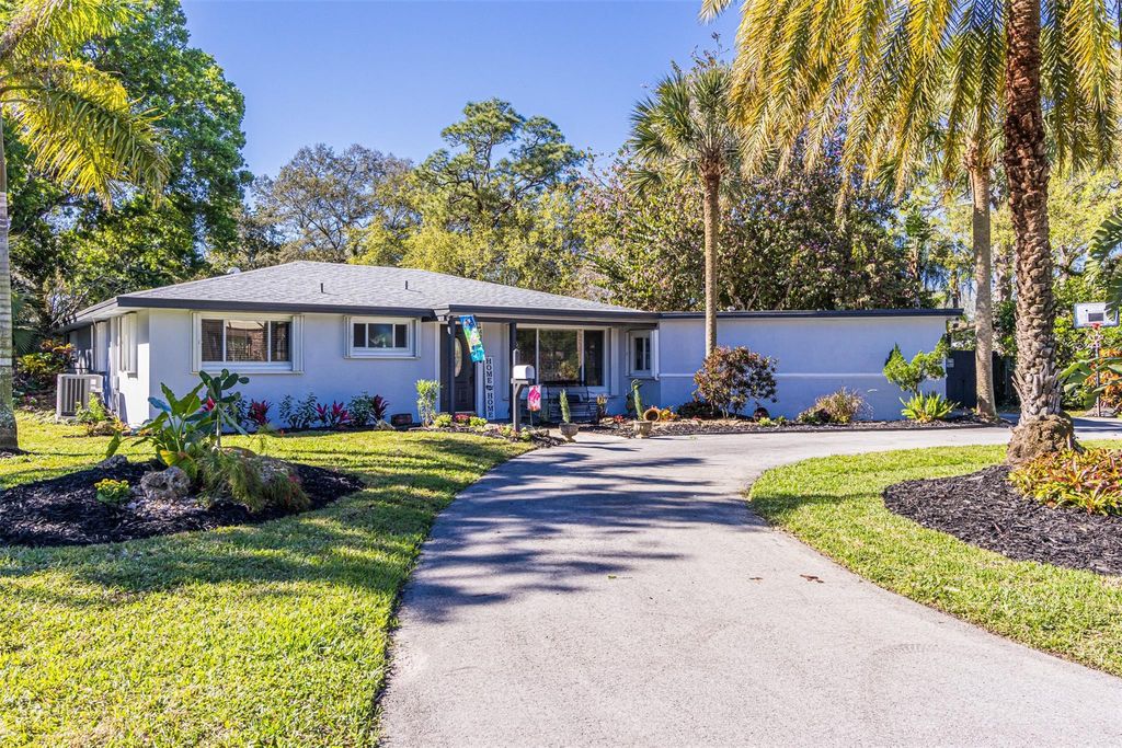 Photo of 4330 SW 7th Street, Plantation, FL 33317 (MLS # F10424875)