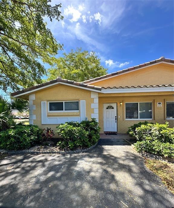 Turnkey 3-Bedroom, 2-Bathroom Duplex Unit (A) – Modern Living in Coral Springs Step into this beautifully updated 1,643 SQ FT duplex, offering contemporary finishes and brand-new appliances. This spacious unit boasts a private fenced backyard, perfect for relaxation or entertaining. Enjoy the convenience of an in-home washer and dryer, along with bright, modern touches throughout. Located in the heart of vibrant Coral Springs, this pristine home is move-in ready—and pets are welcome!