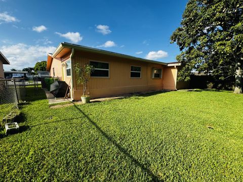 Single Family Residence in Sunrise FL 6600 24th St Street St 16.jpg