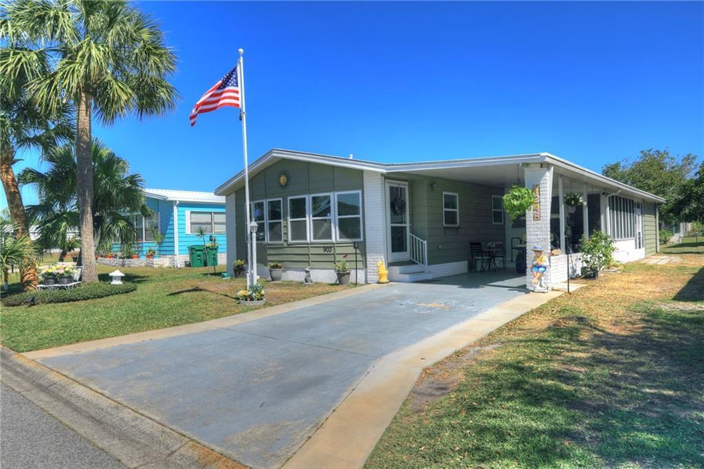 903 Oleander Circle