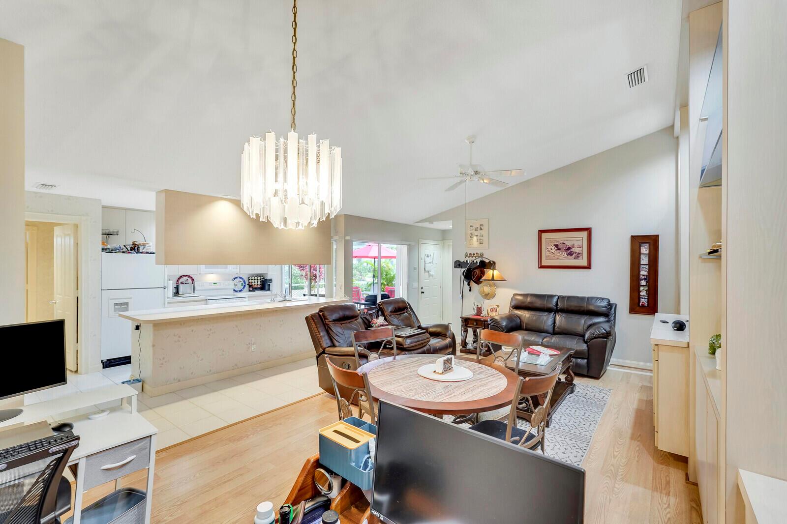 10102 Chapman Oak Court