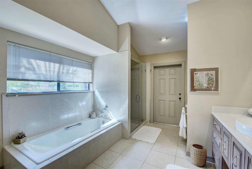 ISLAND OF WELLINGTON - Residential