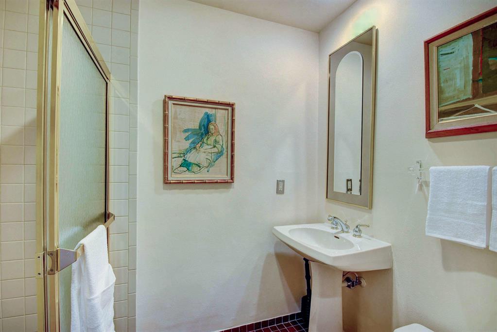 ISLAND OF WELLINGTON - Residential