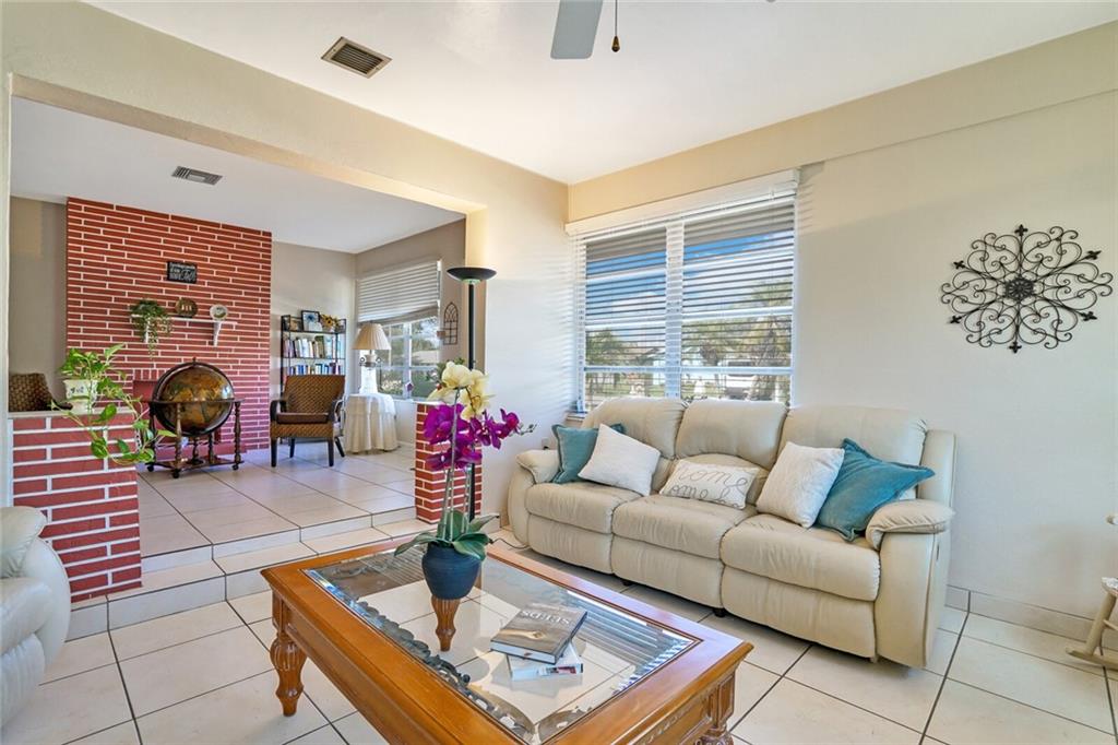 Palm Spgs Village 01 - Residential