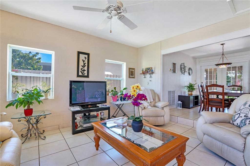 Palm Spgs Village 01 - Residential