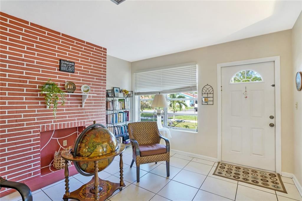 Palm Spgs Village 01 - Residential