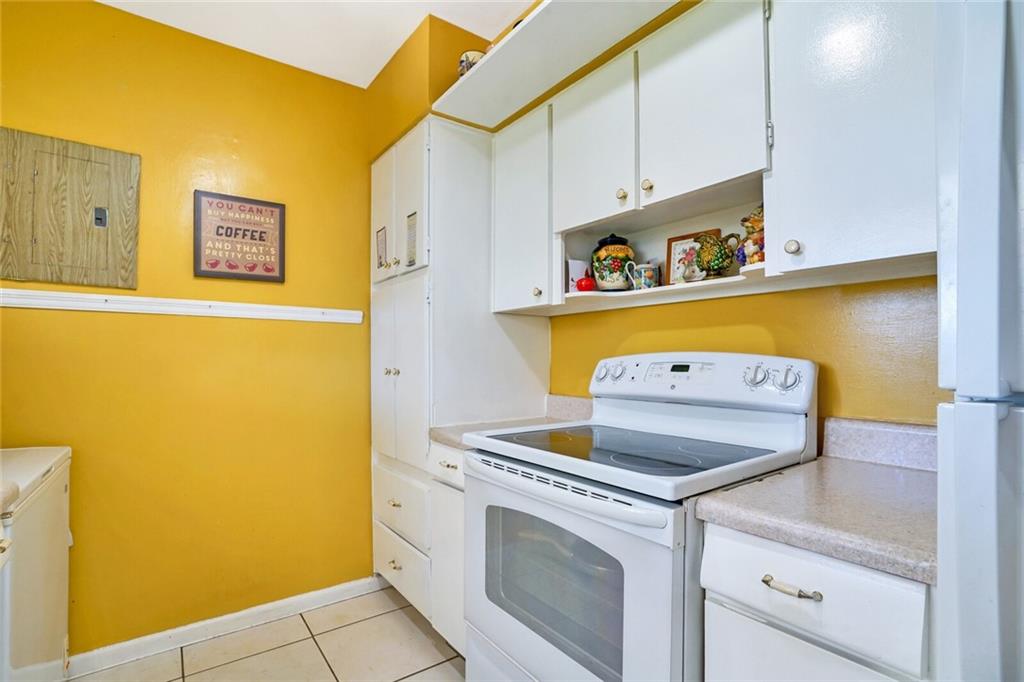 Palm Spgs Village 01 - Residential