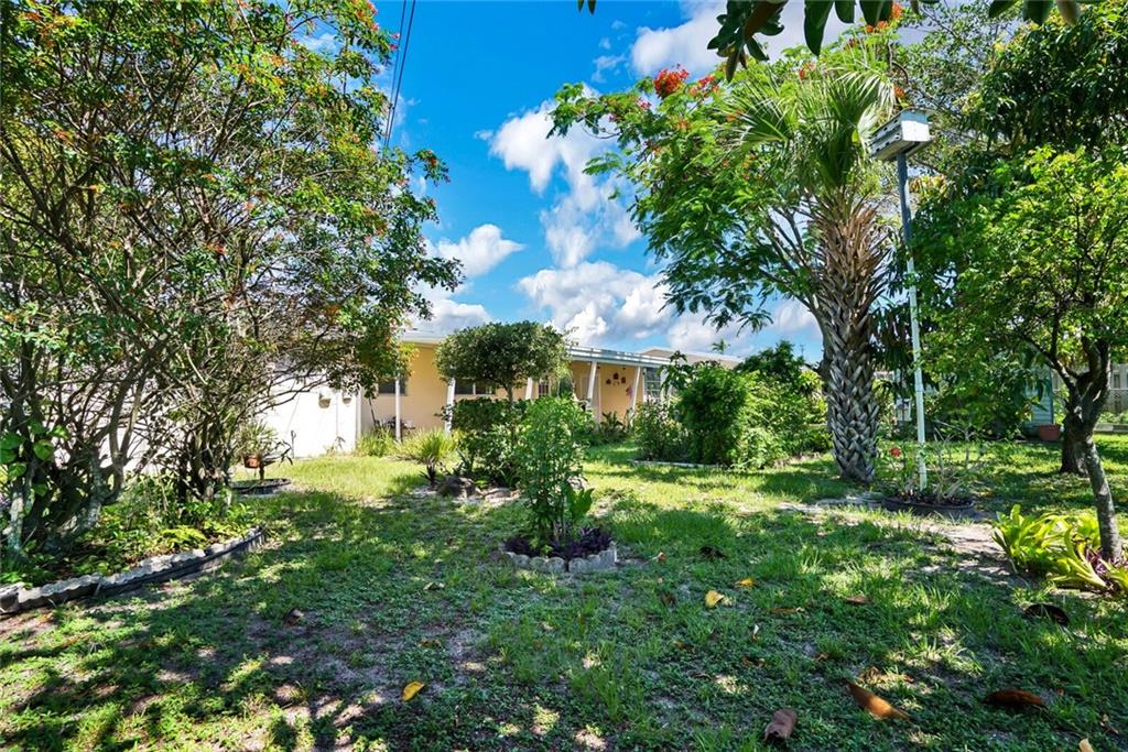 Palm Spgs Village 01 - Residential