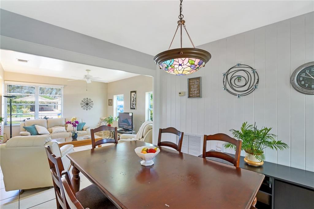 Palm Spgs Village 01 - Residential