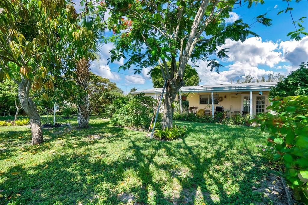 Palm Spgs Village 01 - Residential