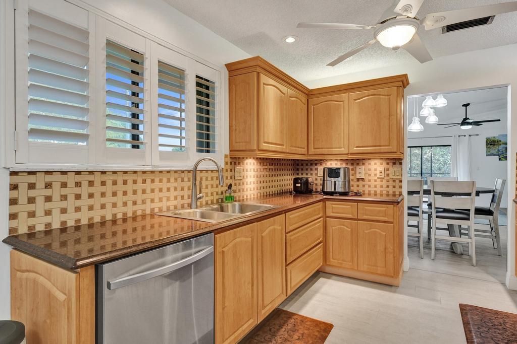 GARDENS 4 CONDO - Residential