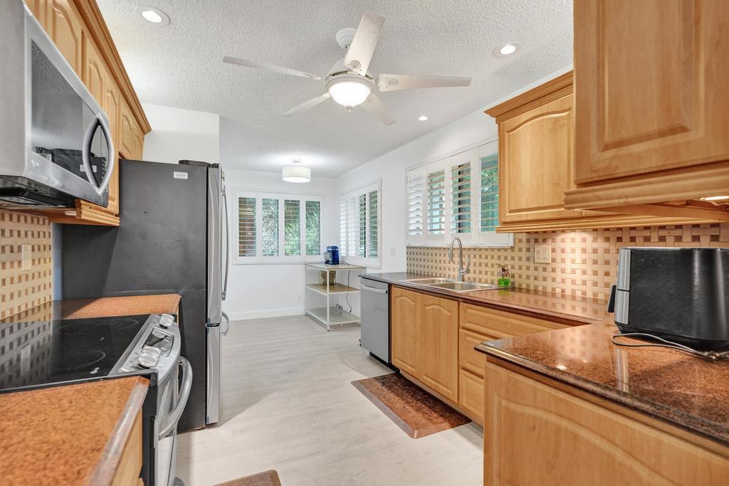 GARDENS 4 CONDO - Residential