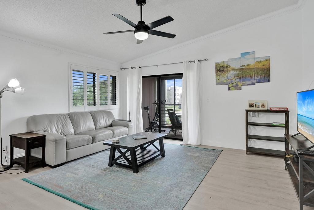 GARDENS 4 CONDO - Residential