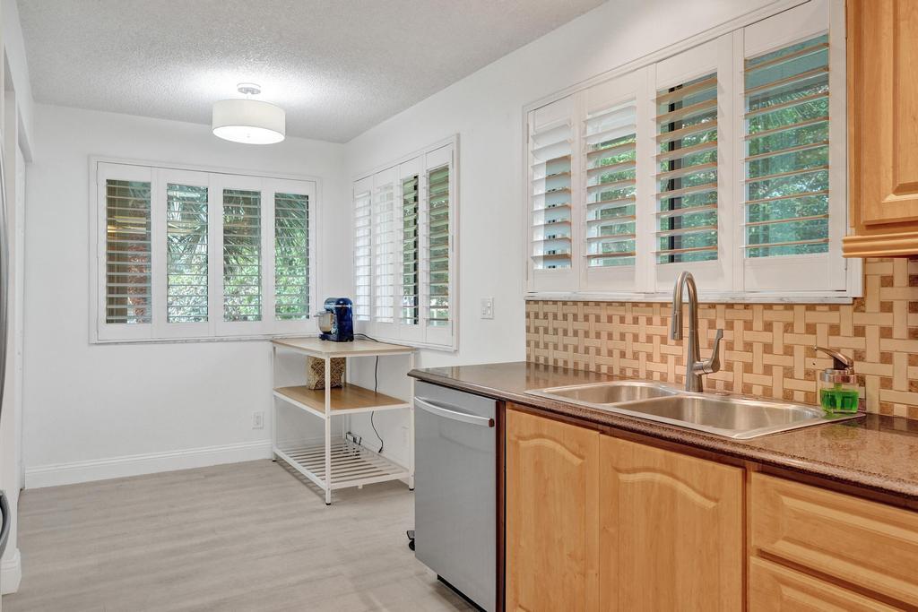 GARDENS 4 CONDO - Residential