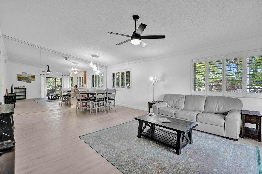 GARDENS 4 CONDO - Residential