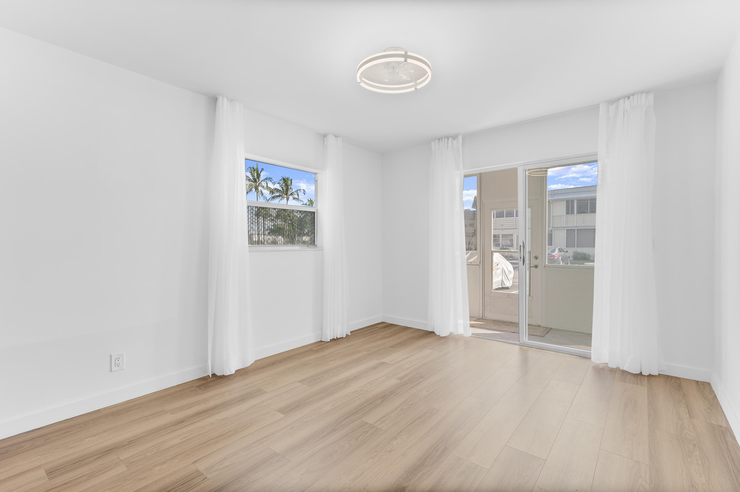 KINGS POINT BRITTANY CONDOS - Residential