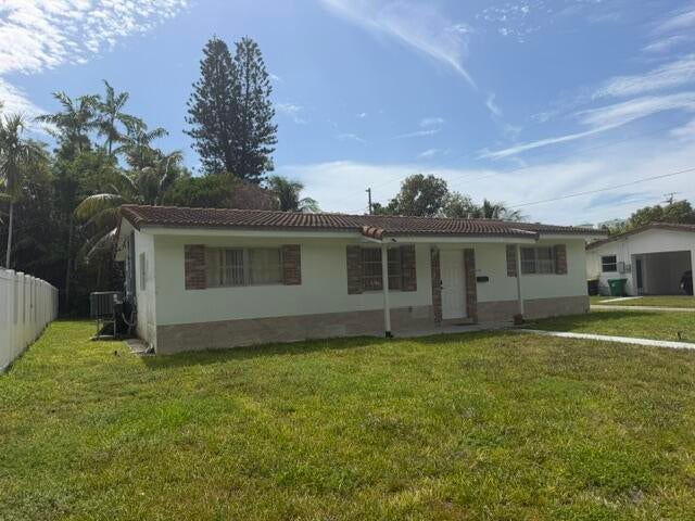 210 NE 5th Avenue, Dania Beach FL 33004
