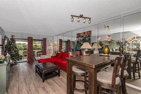 Condominium in Tamarac FL 9575 McNab Rd Rd 2.jpg