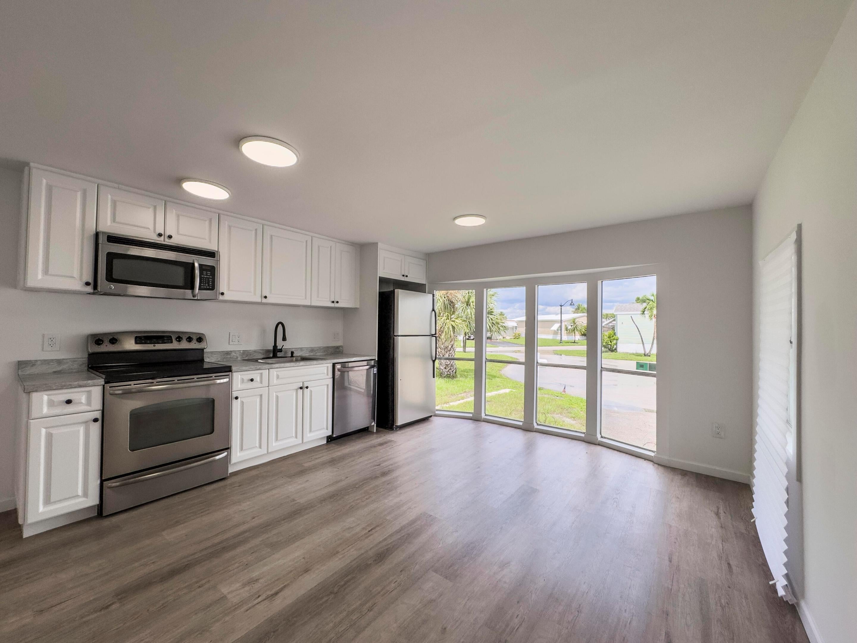 4022 68th Street N 826