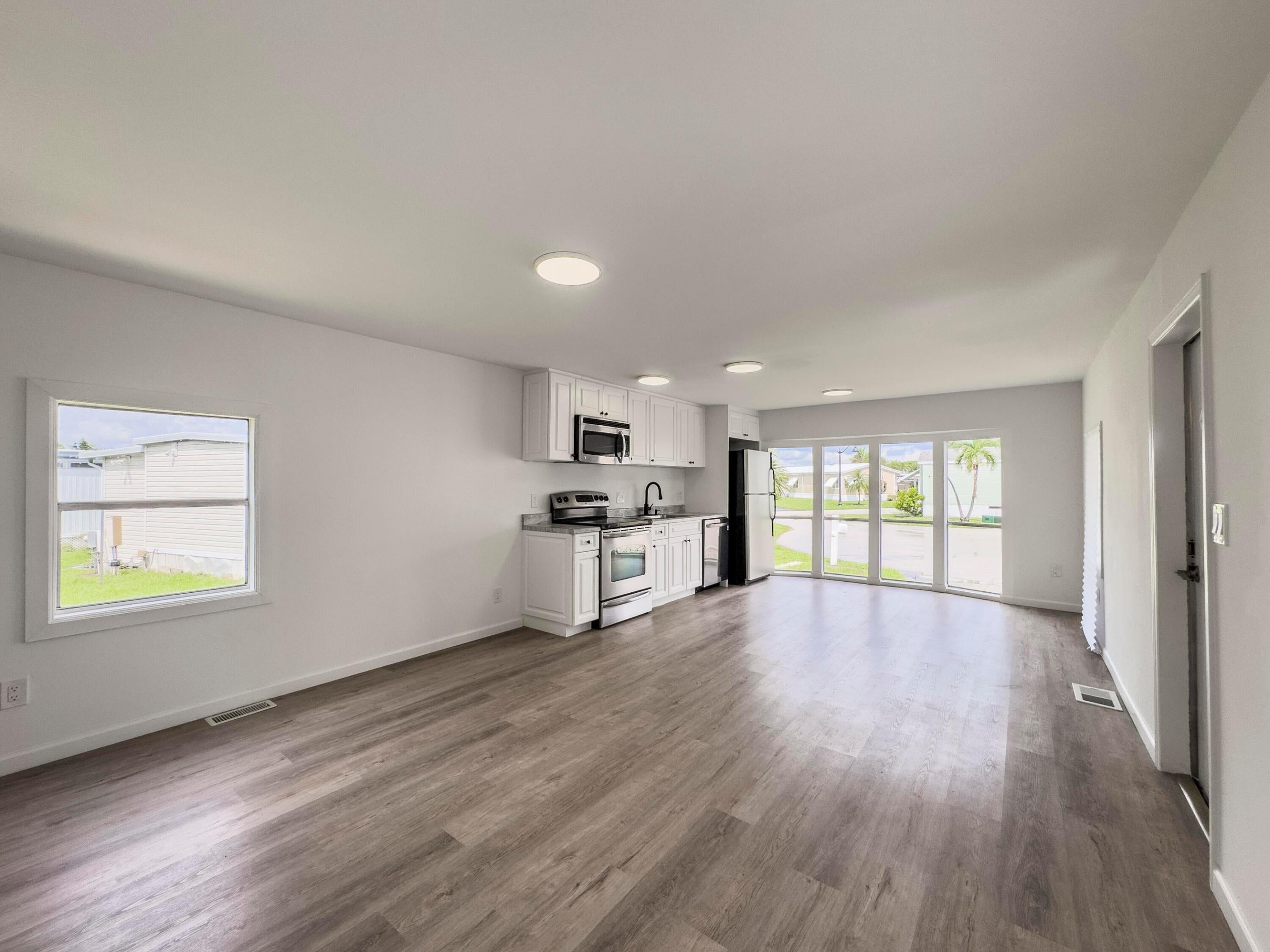 4022 68th Street N 826