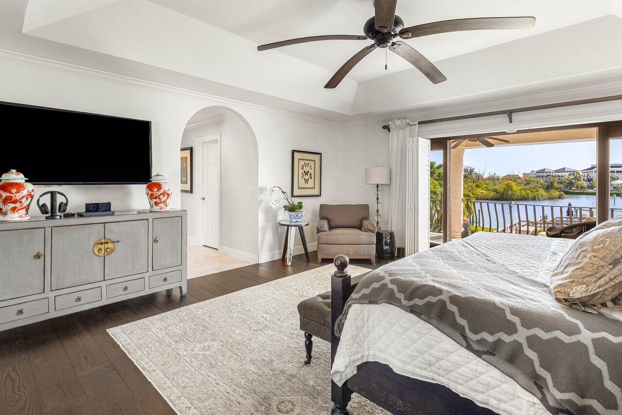 WATERS EDGE EST - Residential