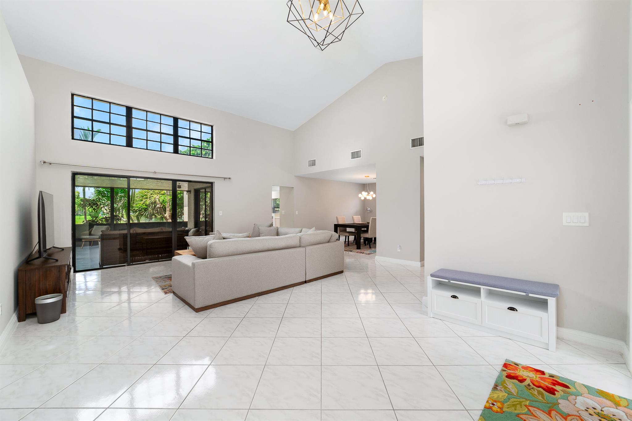 3136 Peachtree Circle