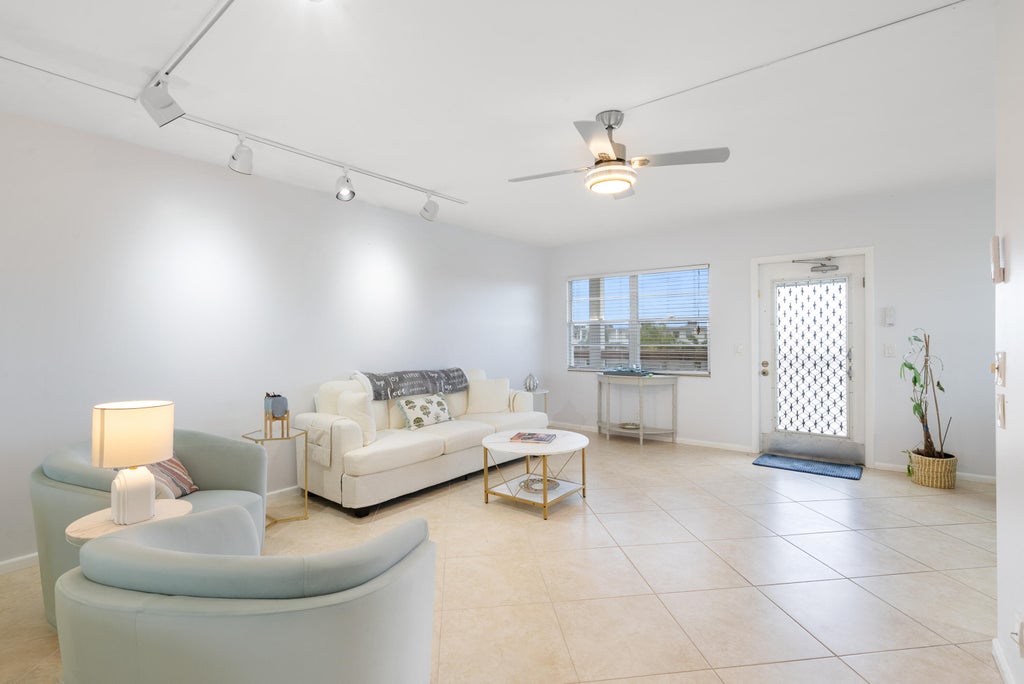 Photo of 4060 CORNWALL C, Boca Raton, FL 33434 (MLS # B26059149)