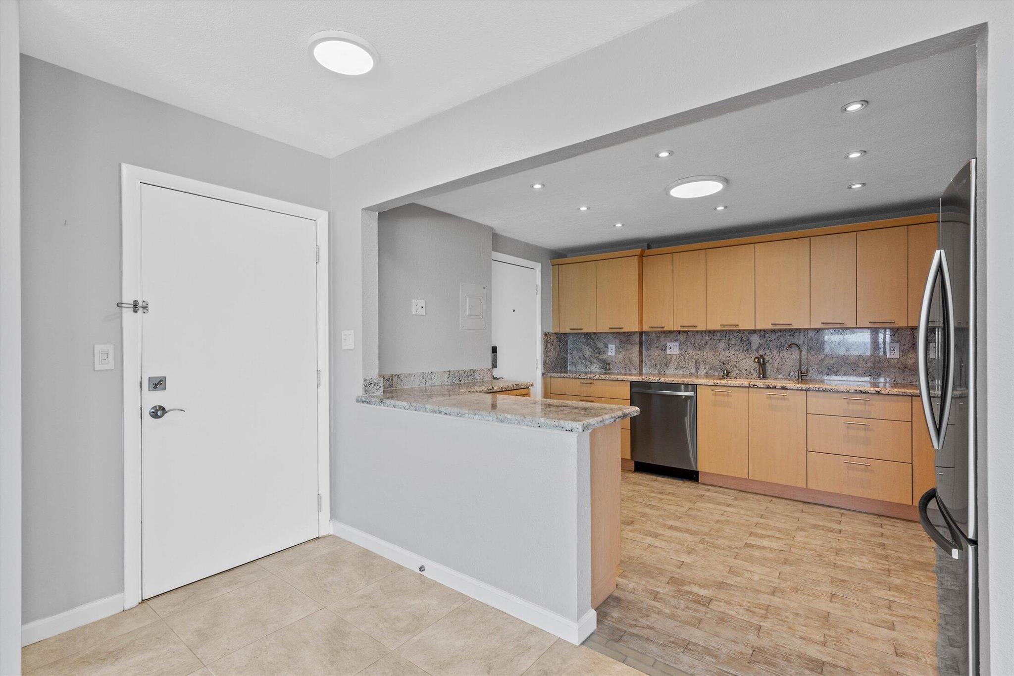 1701 S Ocean Drive 903