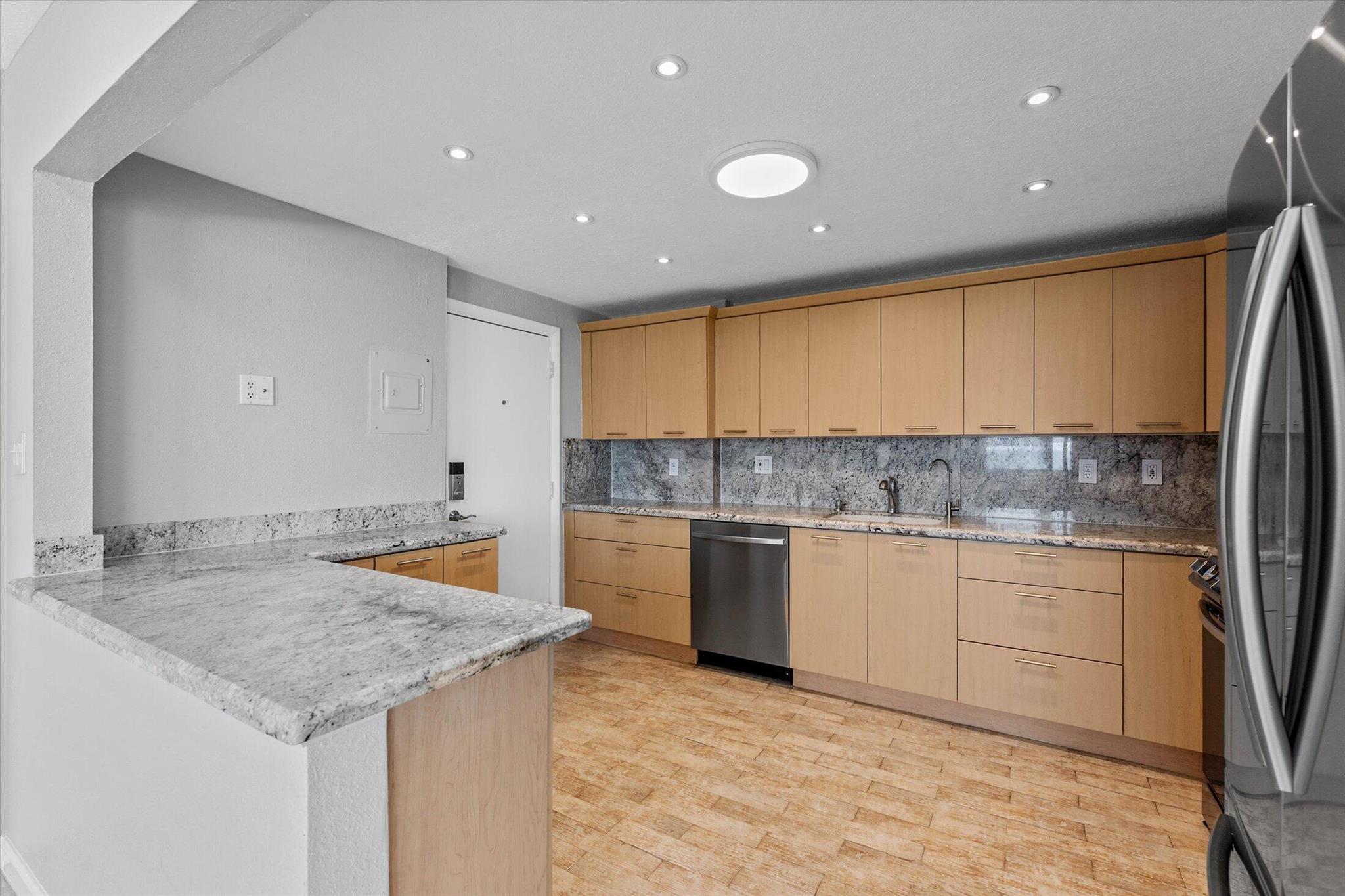 1701 S Ocean Drive 903