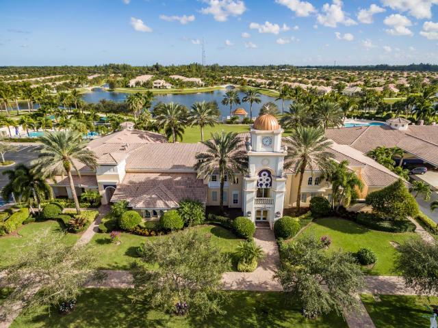 Beautiful home in a wonderful Community waiting for you. Many great amenities included. Make this your home today!