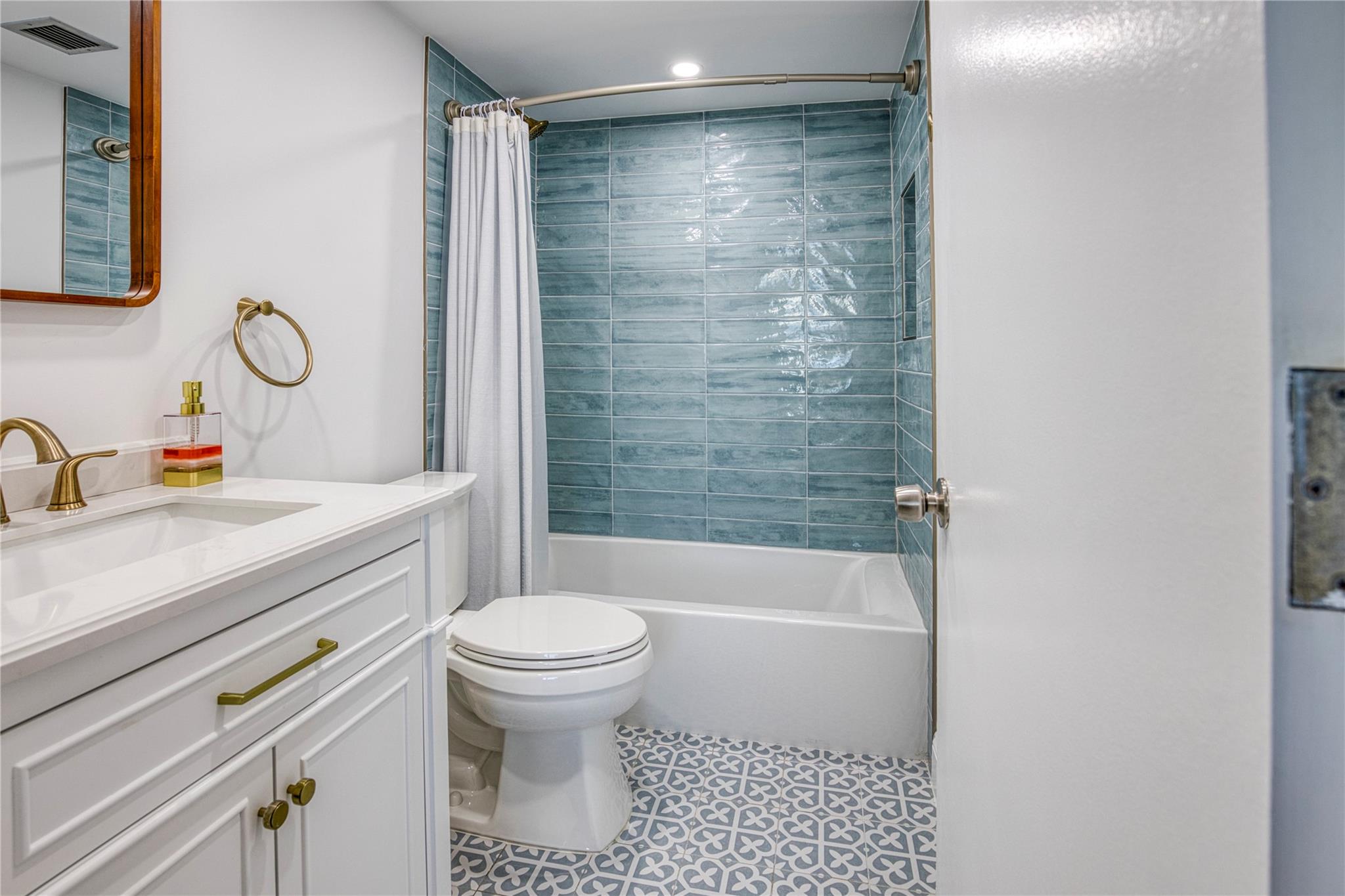 Pompano Beach Club North - Residential Lease