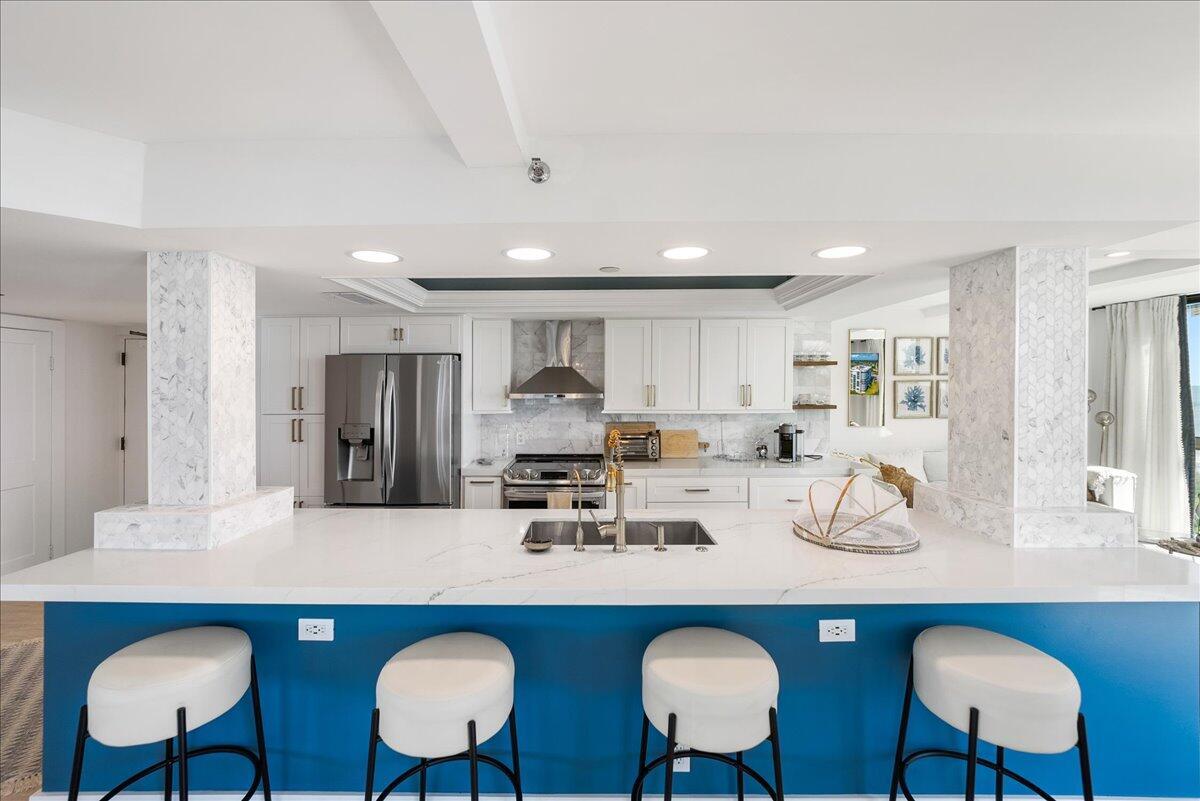 BARCLAY BEACH CLUB PHASE - Residential Lease