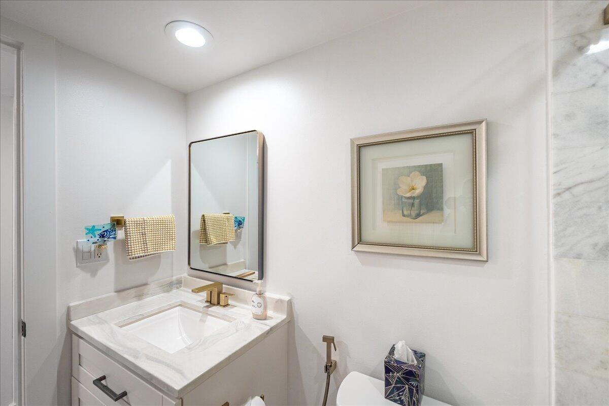 BARCLAY BEACH CLUB PHASE - Residential Lease