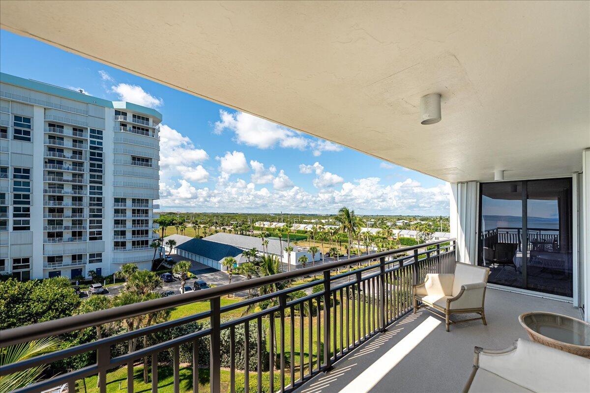 BARCLAY BEACH CLUB PHASE - Residential Lease