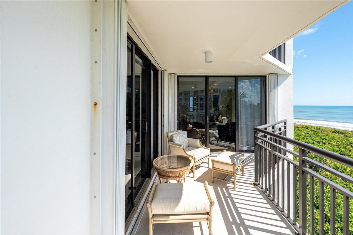 BARCLAY BEACH CLUB PHASE - Residential Lease